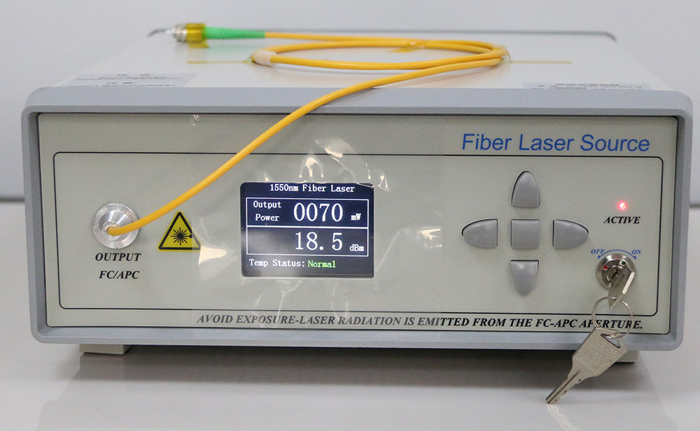 1570nm 100mW SM Fiber Pump Laser Source for Fiber Amplifier FL-1570-100-SM-B Desktop Type